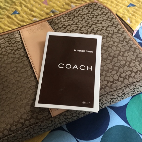 Coach Large Cosmetic Bag!💖 - Picture 13 of 13
